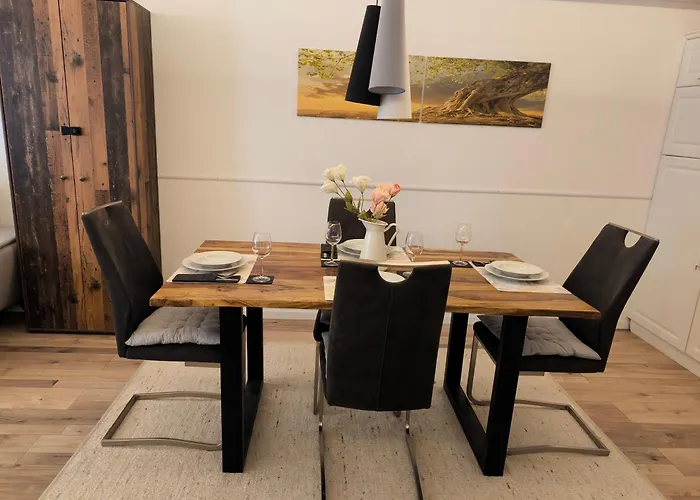 Fewo Buddy, 2 Grosse Zimmer Mit Balkon